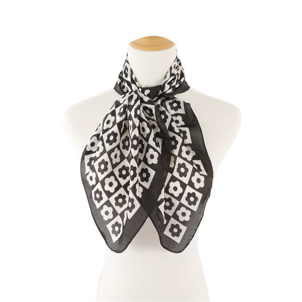 GROOVY DAISY SILK SCARF - Fuzzys Fashion USA