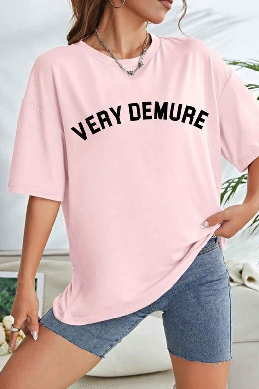 VERY DEMURE OVERSIZED GRAPHIC TEE - Fuzzys Fashion USA