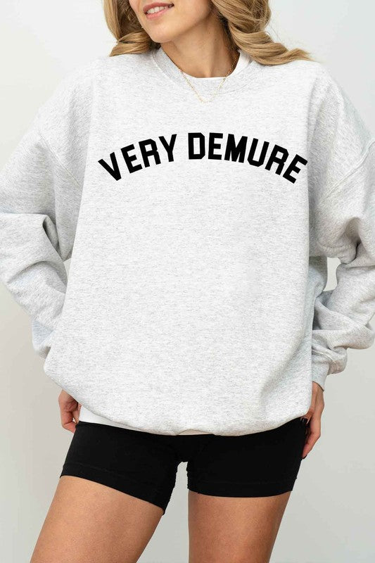 VERY DEMURE OVERSIZED SWEATSHIRT - Fuzzys Fashion USA
